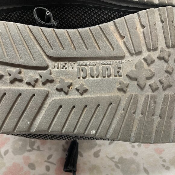 Hey Dude Slip On Shoes Men's Size 9 - Like New - Picture 10 of 11